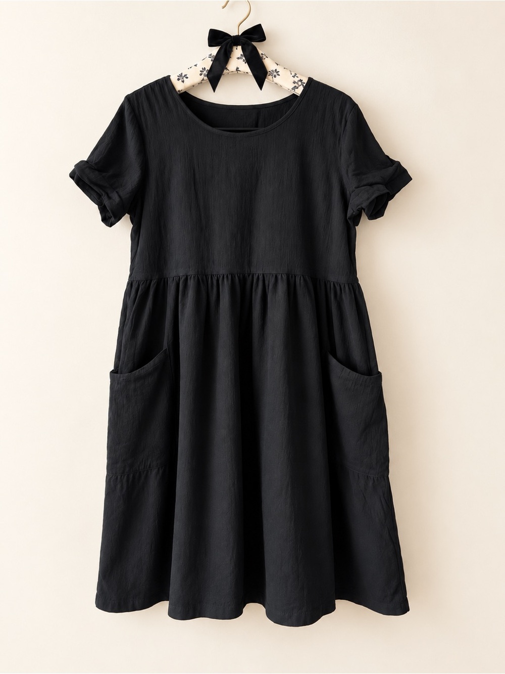 Black Short Sleeve Babydoll Dress with Pockets ~ comparable to size large - Picture 2 of 5